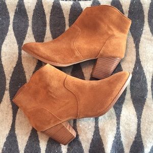 Urban outfitters suede boots size 9